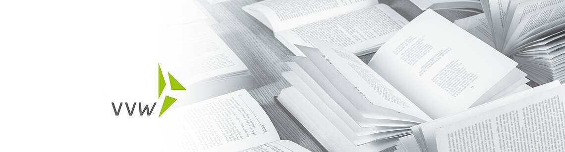 Praxishandbuch Betriebliche Altersversorgung Viele aufgeschlagene Bücher