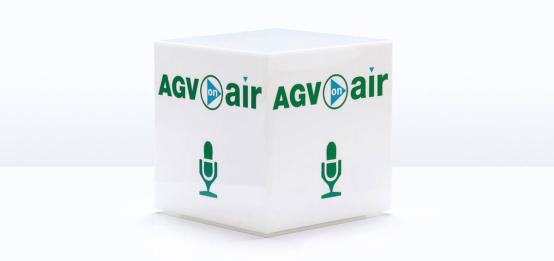 Kopfzeile „Publikationen – AGV on air“ Würfel mit der Beschriftung „AGV on air“ linksbündig