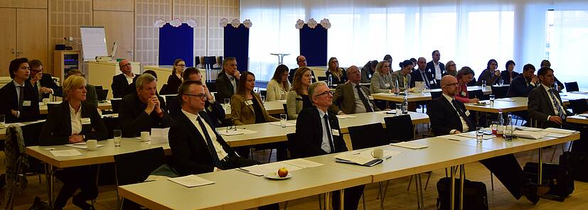 Teilnehmer des ersten AGV-Gesundheitsforums Teilnehmer des ersten AGV-Gesundheitsforums